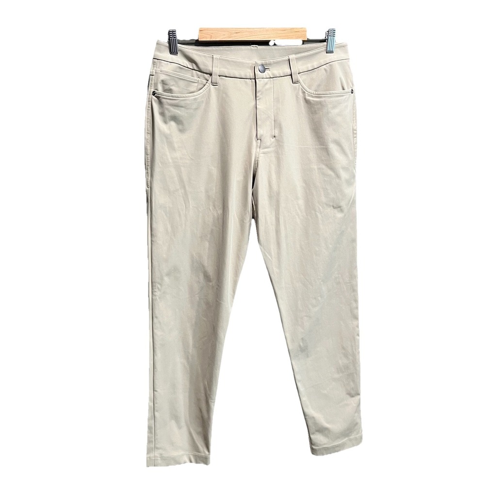 Lululemon 🍋 | Men's Khaki Chinos - Light Tan